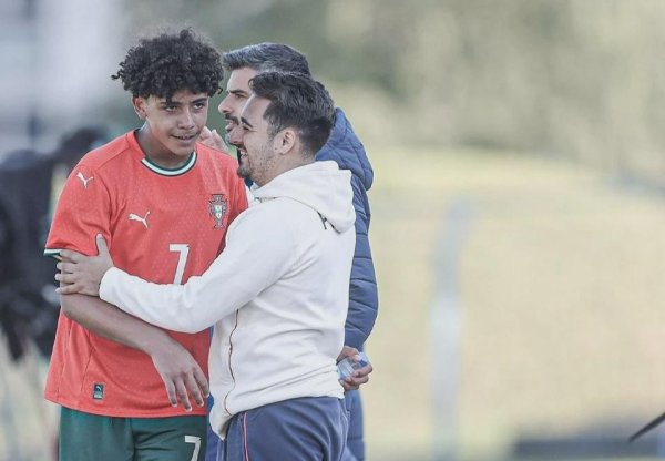 上阳网 葡萄牙U16国际锦标赛告捷，C罗之子替补登场完成首秀